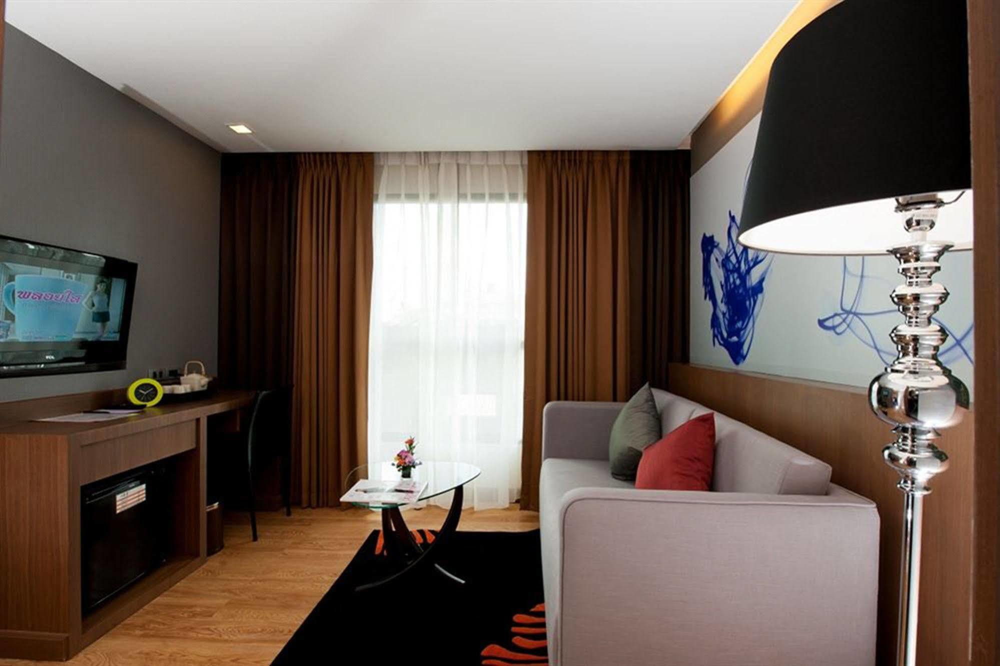 41 Suite Bangkok Extérieur photo